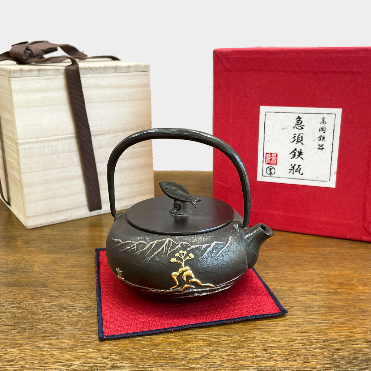 急須鉄瓶「雨晴海岸 山水」